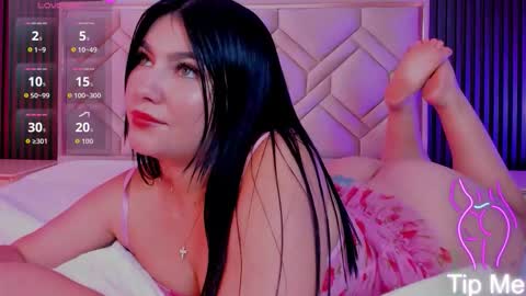 Miaa Farrel online show from September 2025 07:05:01 PM