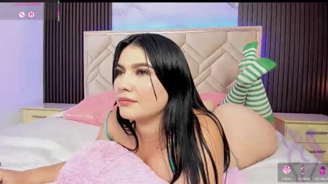 Miaa Farrel online show from December 2025 07:43:02 PM