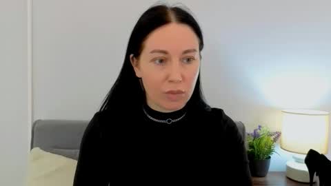 Mia online show from March 2026 04:34:01 PM