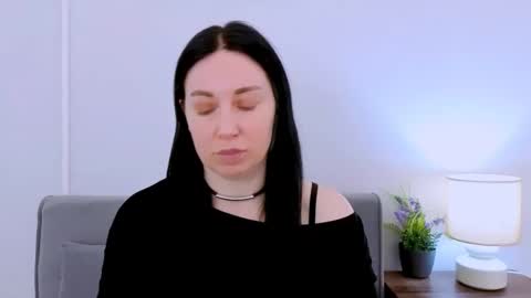 Mia online show from April 2026 03:20:02 PM