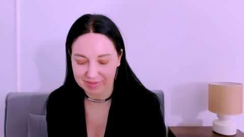 Mia online show from April 2026 03:49:02 PM