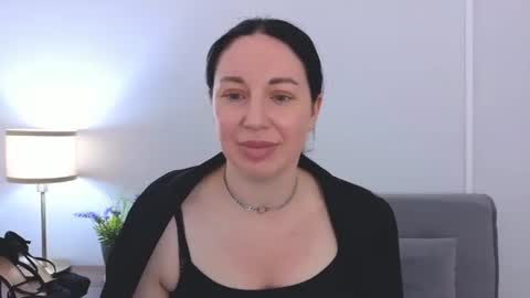 Snapshot of miaalluring chatting on June 2026 03:39:02 PM Mia online show from June 2026 03:39:02 PM