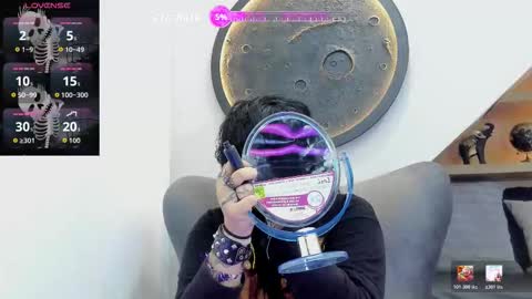 Mia online show from March 2026 12:11:01 PM