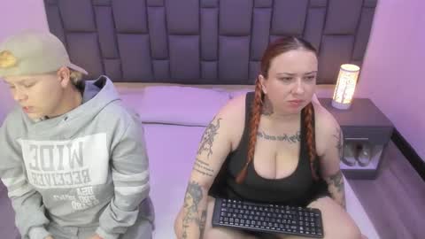 mia red hair molly short hair online show from March 2025 03:13:02 AM