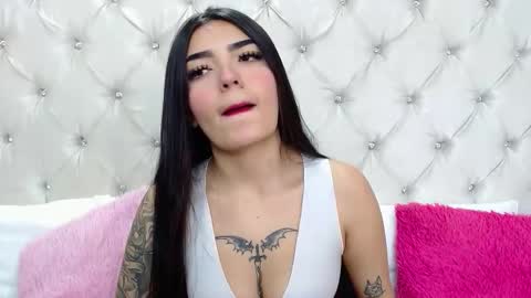 Snapshot of miaasmiith_ chatting on September 2025 11:43:02 AM Alexandra online show from September 2025 11:43:02 AM