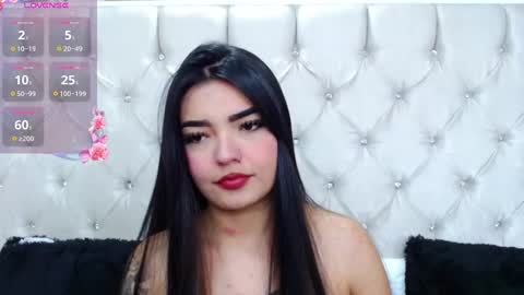 Snapshot of miaasmiith_ chatting on September 2025 11:45:01 AM Alexandra online show from September 2025 11:45:01 AM