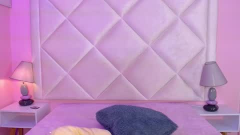 Snapshot of miaasmiith_ chatting on October 2025 11:31:02 AM Alexandra online show from October 2025 11:31:02 AM