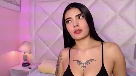 Snapshot of miaasmiith_ chatting on October 2025 11:47:01 AM Alexandra online show from October 2025 11:47:01 AM