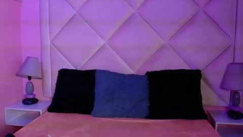 Snapshot of miaasmiith_ chatting on November 2025 01:43:01 PM Alexandra online show from November 2025 01:43:01 PM