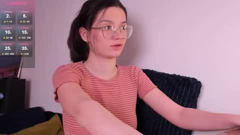 Snapshot of miabellee_ chatting on April 2026 09:28:02 PM mia online show from April 2026 09:28:02 PM