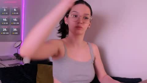 Snapshot of miabellee_ chatting on May 2026 09:41:02 PM mia online show from May 2026 09:41:02 PM
