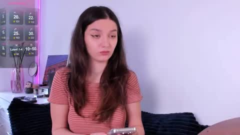 Snapshot of miabellee_ chatting on May 2026 06:52:02 AM mia online show from May 2026 06:52:02 AM