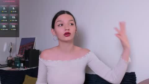 Snapshot of miabellee_ chatting on June 2026 10:22:02 PM mia online show from June 2026 10:22:02 PM