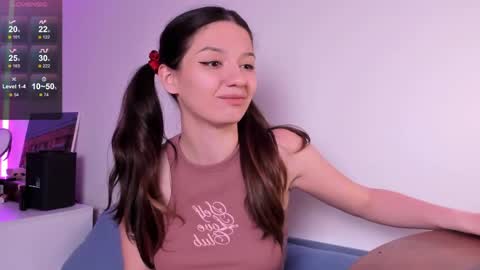Snapshot of miabellee_ chatting on June 2026 07:40:02 PM mia online show from June 2026 07:40:02 PM