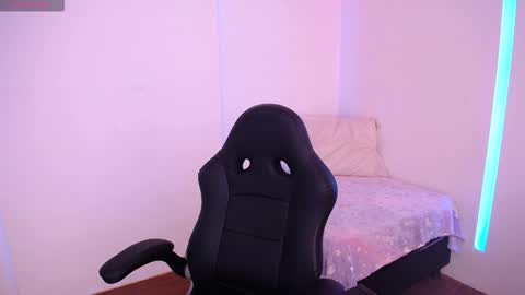 Mia Blum online show from February 2026 09:31:01 PM