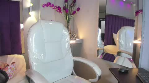 Snapshot of miacamille chatting on July 2026 06:47:01 PM Mia Camille online show from July 2026 06:47:01 PM
