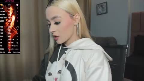 MiaCarper online show from June 2026 09:26:01 PM