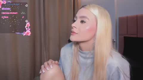 MiaCarper online show from June 2026 10:52:01 PM
