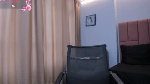 MiaCarper online show from June 2026 09:30:01 PM