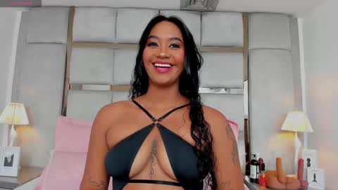 Call me Mia online show from October 2025 09:22:01 PM