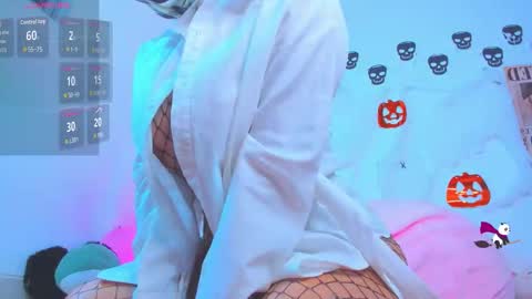 Mia Engels  online show from October 2025 02:12:02 AM