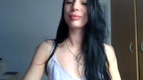 Mia online show from July 2026 06:54:02 PM