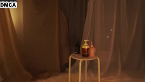 Mia online show from November 2025 05:51:02 PM