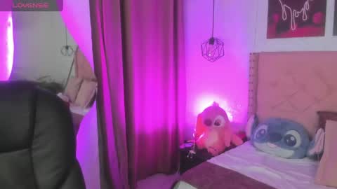 Snapshot of miafoxx__1 chatting on June 2026 03:31:01 AM Mia online show from June 2026 03:31:01 AM