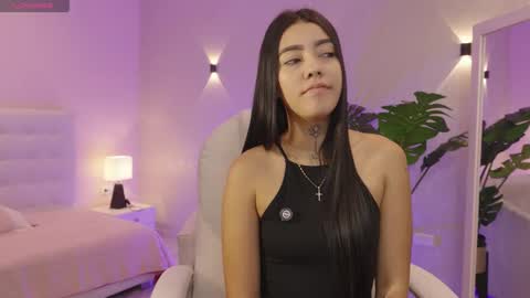 Mia Gomez online show from October 2025 01:18:01 PM