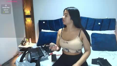 MIA HOTMEZ online show from October 2025 11:41:02 AM