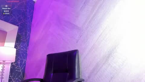 Mia online show from May 2026 12:12:01 PM