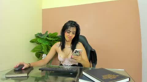 Mia online show from August 2026 08:11:01 PM