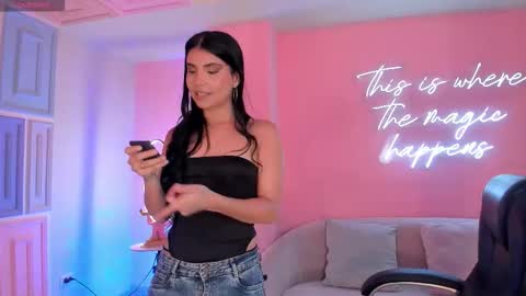 Call me Mia  online show from October 2025 07:03:01 PM