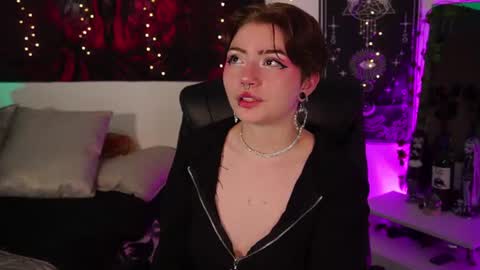 Lili online show from July 2026 02:38:02 AM