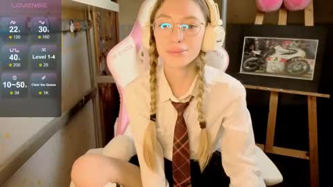 Snapshot of miamooonn chatting on May 2026 03:20:01 PM MiaMoon online show from May 2026 03:20:01 PM