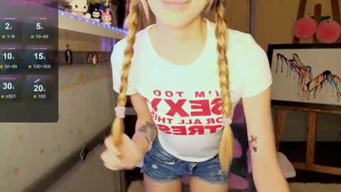 Snapshot of miamooonn chatting on July 2026 02:01:01 PM MiaMoon online show from July 2026 02:01:01 PM