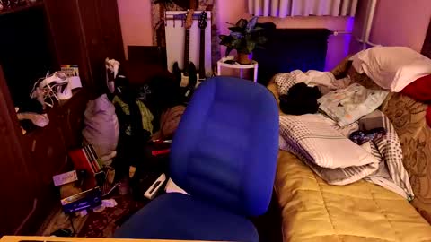 Snapshot of miaowhowl chatting on February 2025 09:20:02 PM Kristien online show from February 2025 09:20:02 PM