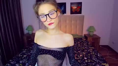 Snapshot of miapaw chatting on December 2024 09:44:01 PM Mia online show from December 2024 09:44:01 PM