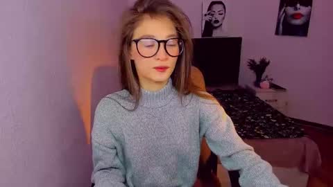 Snapshot of miapaw chatting on December 2024 06:06:02 PM Mia online show from December 2024 06:06:02 PM