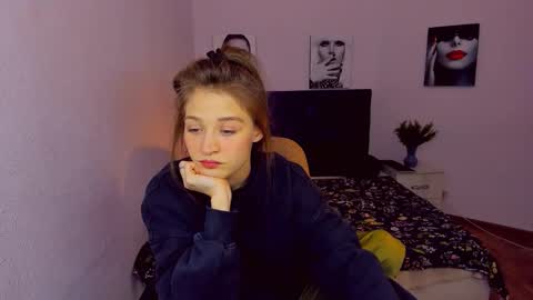 Snapshot of miapaw chatting on January 2025 10:29:02 PM Mia online show from January 2025 10:29:02 PM