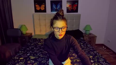 Snapshot of miapaw chatting on January 2025 05:37:01 PM Mia online show from January 2025 05:37:01 PM