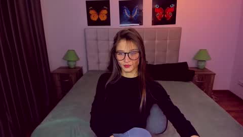 Snapshot of miapaw chatting on January 2025 06:12:02 PM Mia online show from January 2025 06:12:02 PM