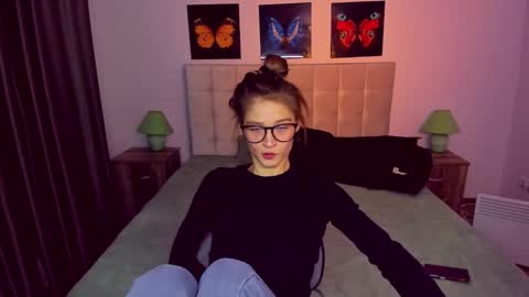 Snapshot of miapaw chatting on January 2025 09:17:01 PM Mia online show from January 2025 09:17:01 PM