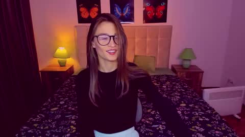 Snapshot of miapaw chatting on January 2025 06:37:02 PM Mia online show from January 2025 06:37:02 PM