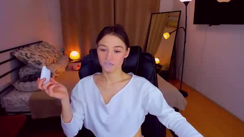 Snapshot of miapaw chatting on February 2025 06:01:01 PM Mia online show from February 2025 06:01:01 PM