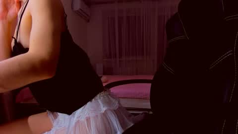 Mia online show from March 2026 07:53:02 PM