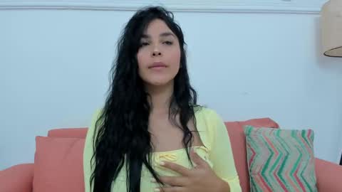 Mia Quevedo online show from September 2025 11:35:01 AM