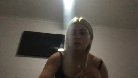 mia online show from December 2024 11:28:01 AM