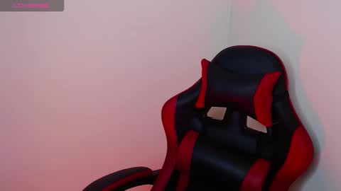 miarobinn_ online show from September 2025 11:21:02 AM