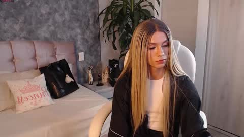 Mia Romanove online show from September 2025 06:35:02 AM